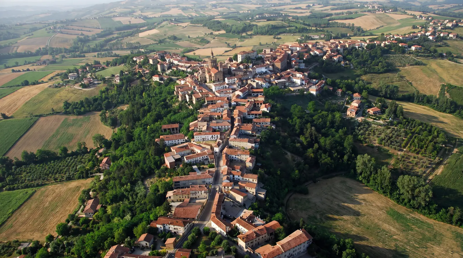 Il borgo tra le colline — Il Boscheto
