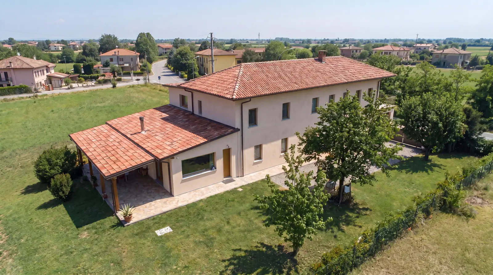 Tra le vigne, dall’alto — Il Boscheto